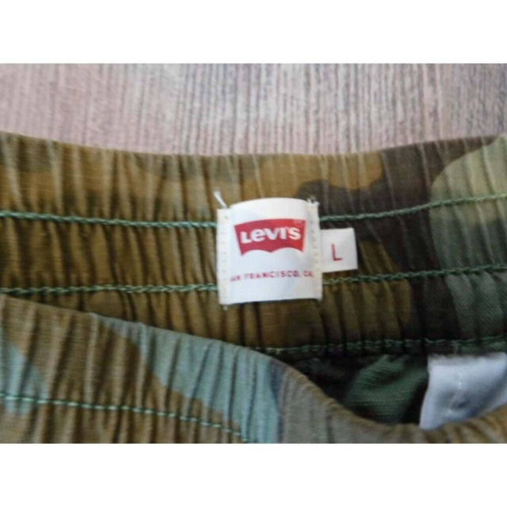 Levi size Large  Camo Green Joggers Women's - Picture 4 of 7